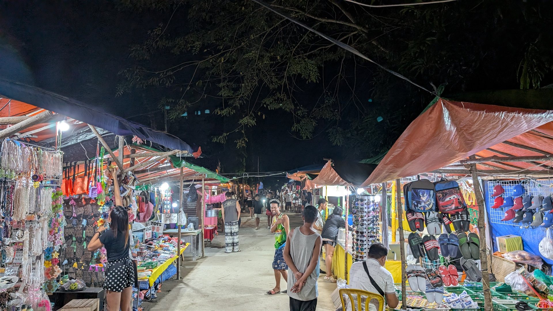 Nachtmarkt in Port Barton